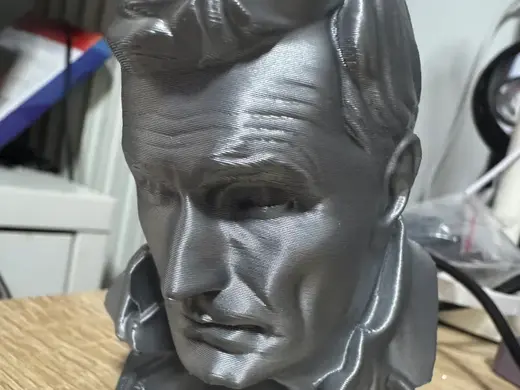 Olympiacos Jose Luis Mendilibar statue