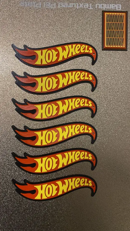 Hotwheels Keychain - Curvable Edition