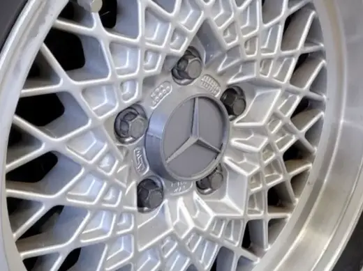 W124 original rim center caps