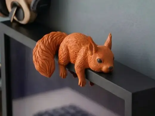 Sleepy Squirrel - Monitor Buddy