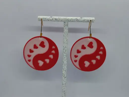 Aretes Corazones en Equilibrio
