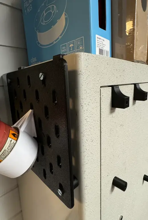 Skadis magnetic mount (inkl fusion360)