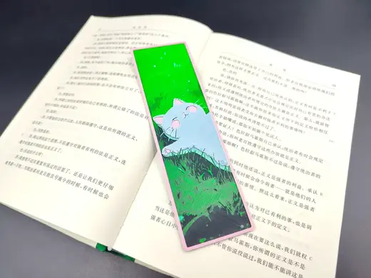 悠闲躺在草坪的猫猫浮雕书签 | 创意浮雕书签 | 【动物系列书签】