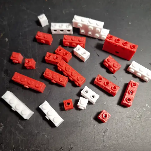 Building blocks with lateral stubs/holes