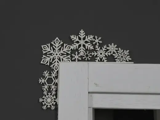 Christmas Door corner snowflakes