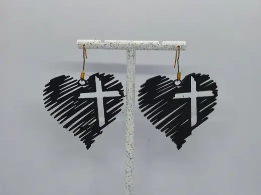 Aretes Trazos de Fe y Pasión