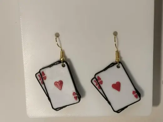 Pendientes cartas de póker corazones