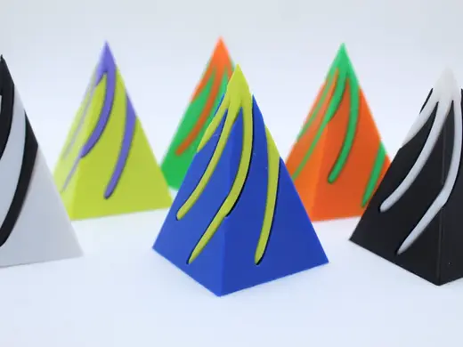 PYRAMID SPIRAL FIDGET