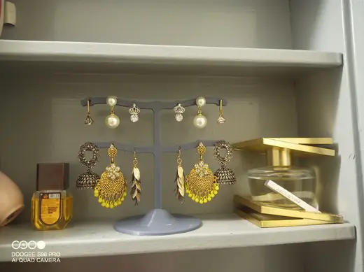Elegant Ear Ring Holder - No support needed
