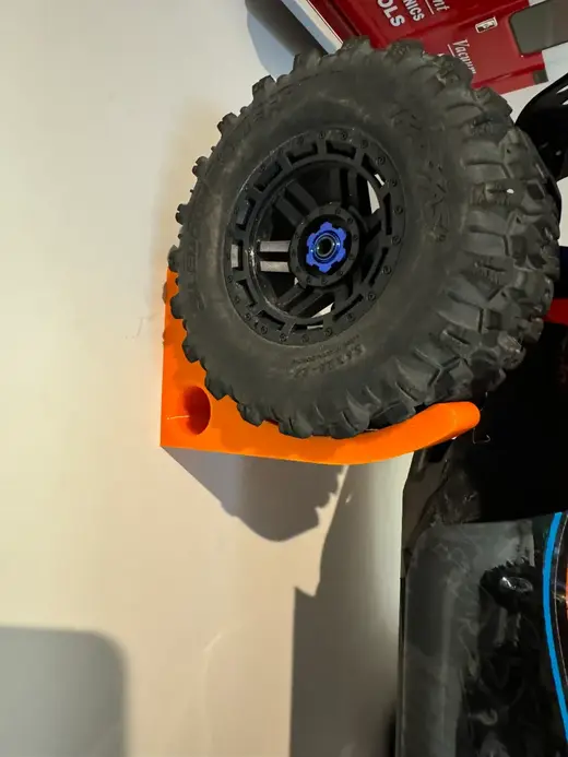 Traxxas MAXX Wall Mount