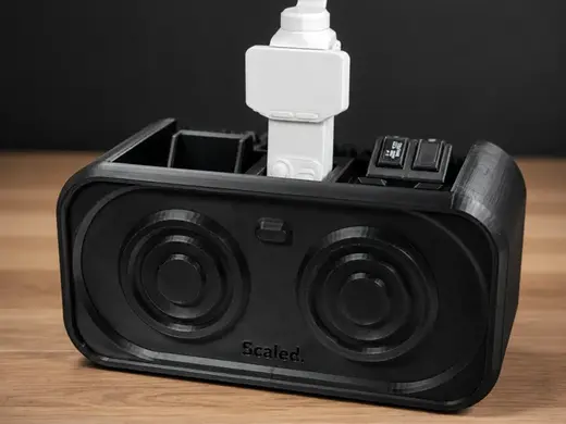 Insta360 Luna Ultra Desktop Pro V1 - by Scaled