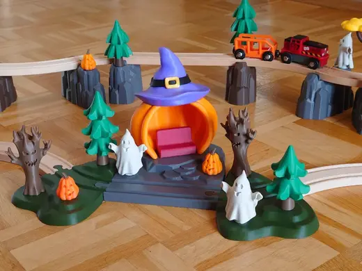 Pumpkin Station with forest track for wooden train