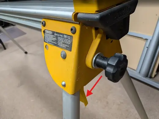 Add lever release to legs DeWalt miter saw stand