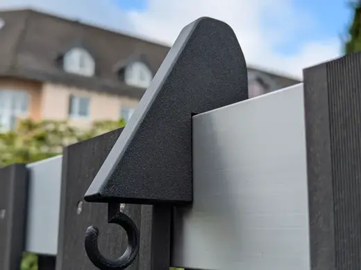 Halterung mit Haken für Sichtzaun WPC ohne Bohren