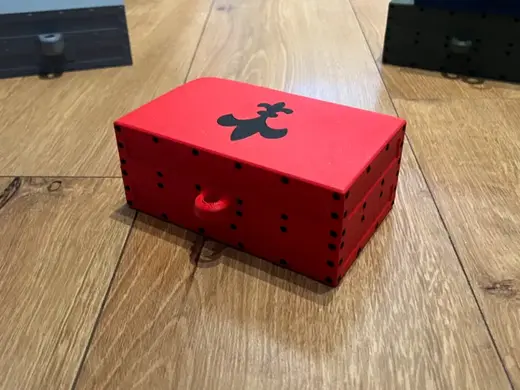 Print-in-Place Lockable Chest for Padlock