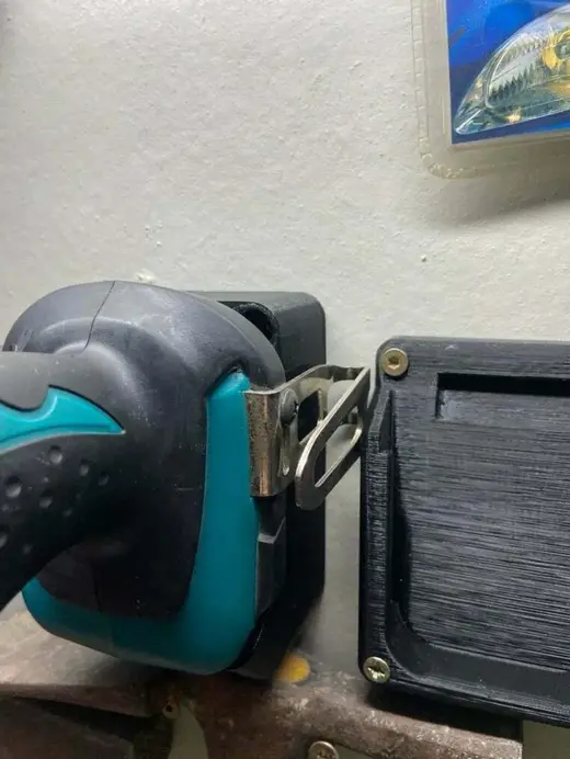 Makita Drill BDF343 Wall Mount w. orig. Belt Clip