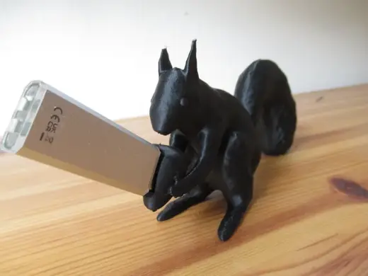 Squirrel USB stickholder
