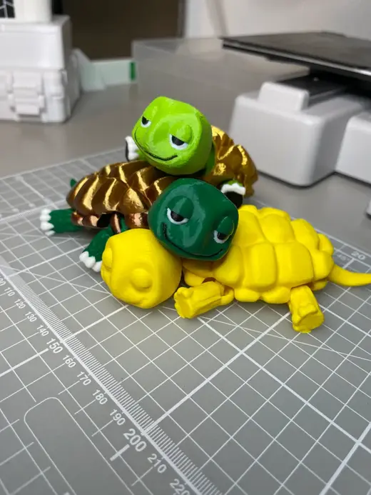 "Turbo" The Golden Flexible And Articulated Turtle