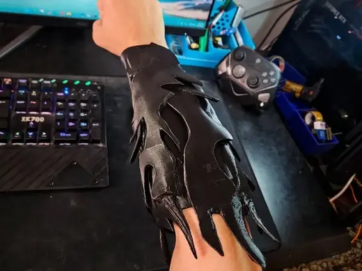 Dark Fantasy Arm Gauntlet / Cosplay Armor