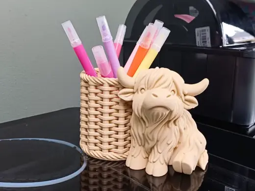 Highland Cow Pen Holder