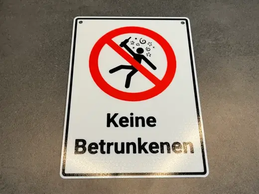 Lustiges Verbotsschild Keine Betrunkenen