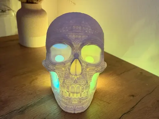 Life-Size Knitted Skull – LED Halloween Decoration