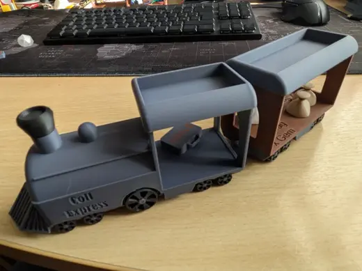 Colt Express Train and Loot