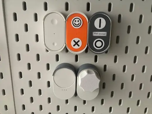 BILRESA remote firm grip for SKADIS and wall