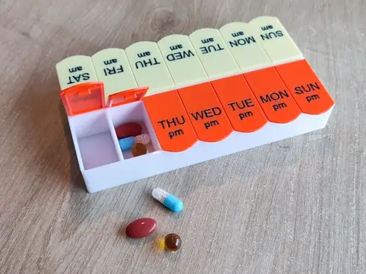 Pill box (week, morning - evening)