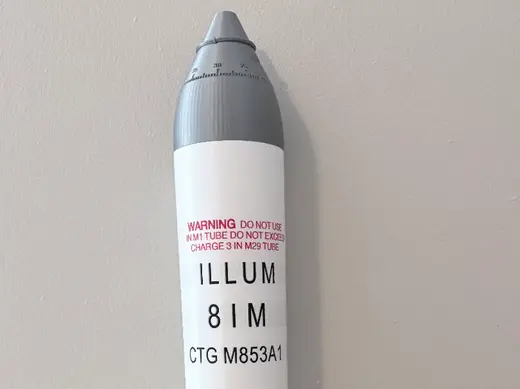 US ARMY M853A1 81mm mortar Illume round 1:1 scale