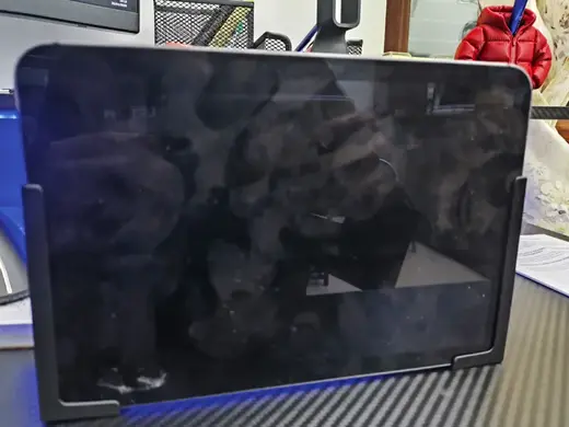 supporto tablet a muro
