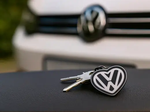 portachiavi a cuore con logo Volkswagen