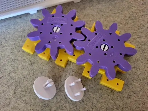 Gear axel for "Gear it" toy