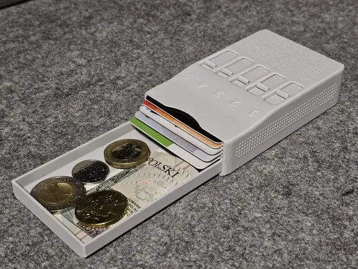 Card wallet with drawer