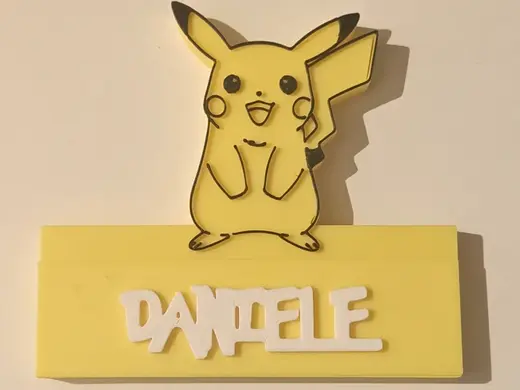 daniele nome da scrivania con pikachu