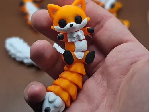 Moxxie – Flexi Fox Keychain & Fridge Magnet