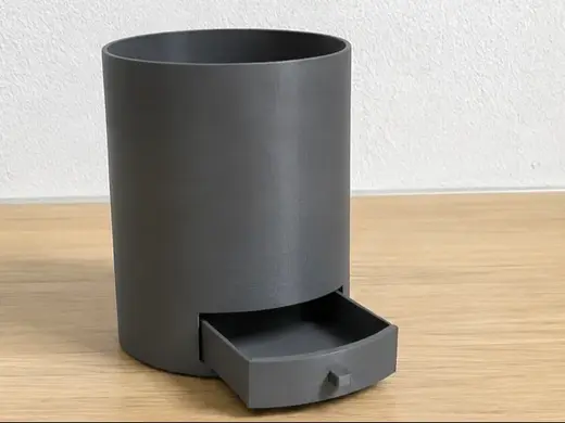 Tischmülleimer mit Geheimfach