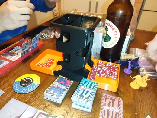 Dice tower with indestructible side trays arms