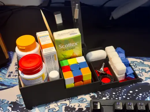 Another desktop organizer