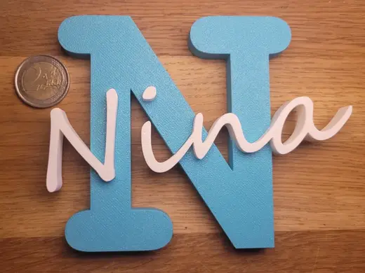 "N" mit Schriftzug "Nina"
