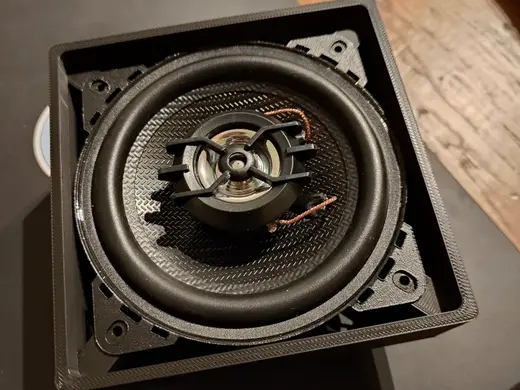 Car speaker box / enclosure for Caliber CDS 4G