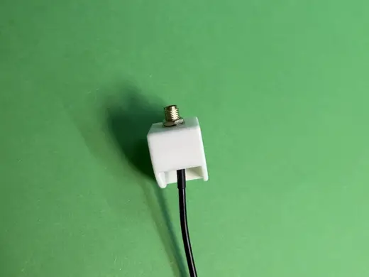 SMA Antennen Halter - Kleben und Skadis