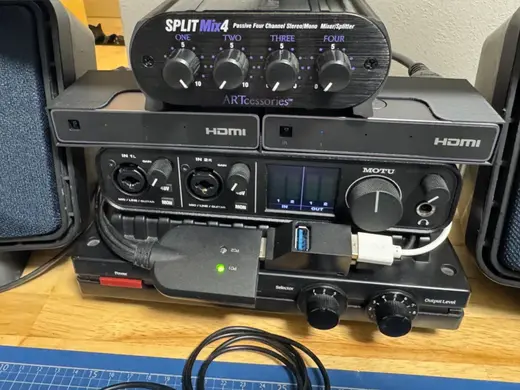 UGREEN 3in1out 8K60Hz HDMI switcher dual dock