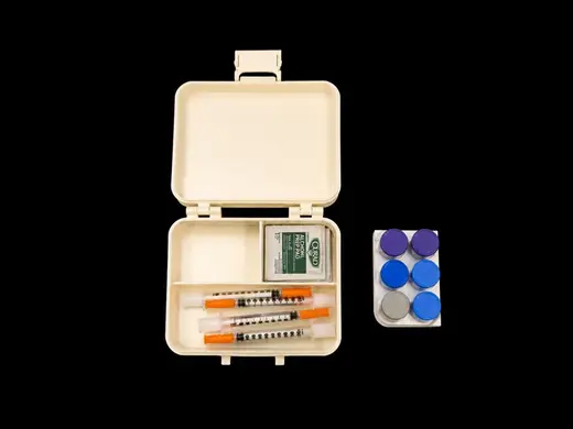 (6) 5 / 7ml vial travel case with removable insert