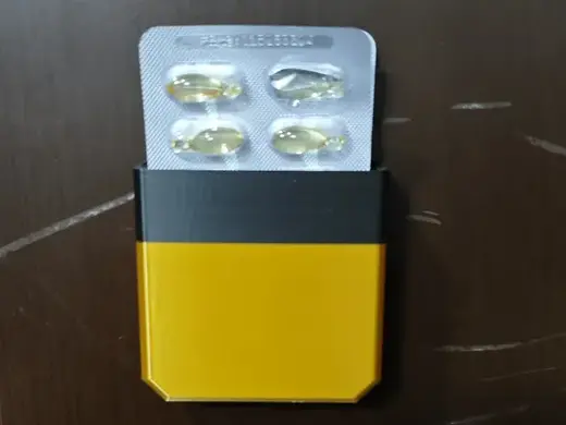 门口的药盒:儿童维生素D 防忘