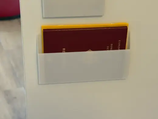 Box/Fach/Halter für Reisepass und Impfausweis