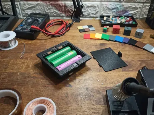 3x18650 Battery Case with Snap Lid