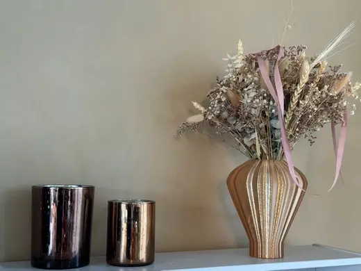 Modern translucent vase 0.8 Nozzle