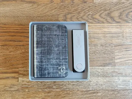 Aufbewahrung für Ledger Stax und Nano X Wallet