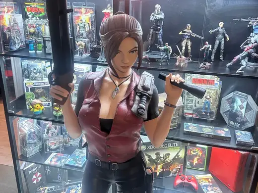 Life Size Resident Evil Claire Redfield Model